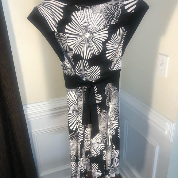 Black/white  Speechless halter dress lined - Picture 2 of 5